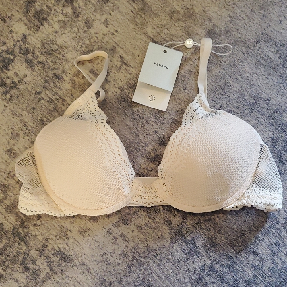Pepper Women's Classic Cream Lace Bra